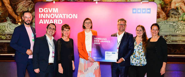 Den DGVM Innovation Award „Verband des Jahres“ erhält der Deutsche Kaffeeverband. Ausgezeichnet wurde der Verband für seine Leistungen im Bereich der Nachhaltigkeit (Bild: DGVM)